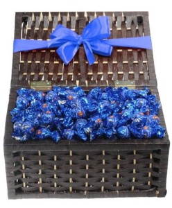 Kuferek pralinek Lindt Lindor Nocciolatte 1kg