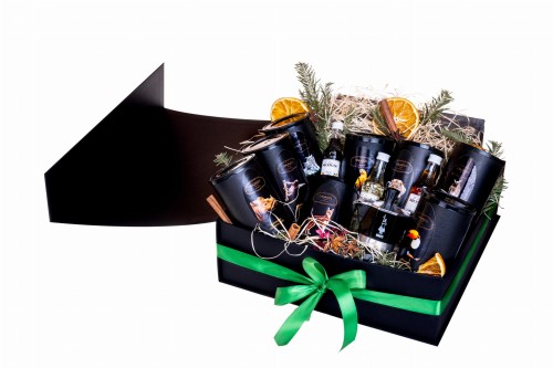 pudełko z ragazzą.jpg