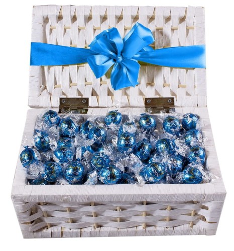 Kuferek Lindor Milk & White.jpg