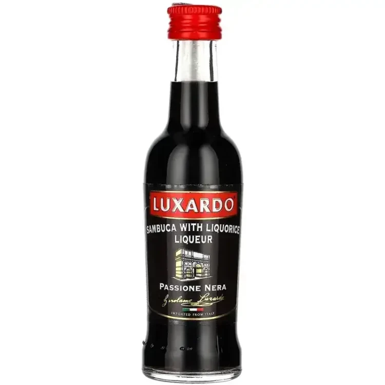 Likier-Miniaturka-Luxardo-Passione-Nera-38-0,05l.webp